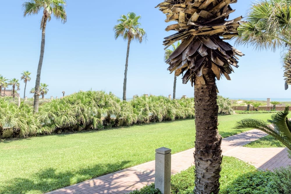 Isla Grand Beach Resort 4