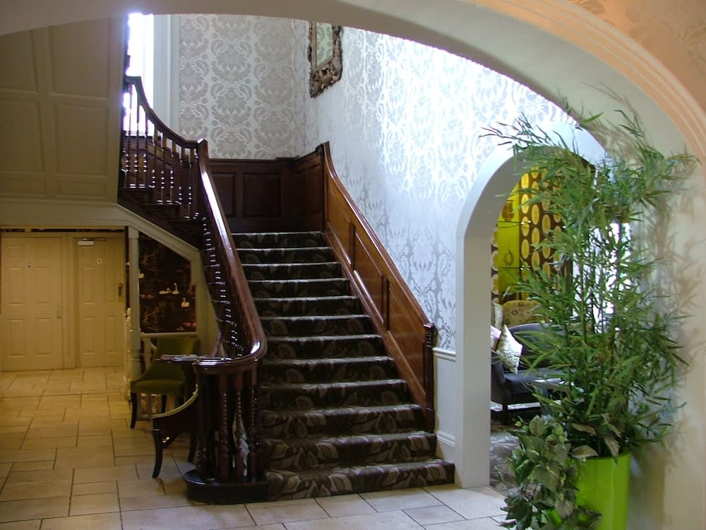 The Riverside House Hotel 2
