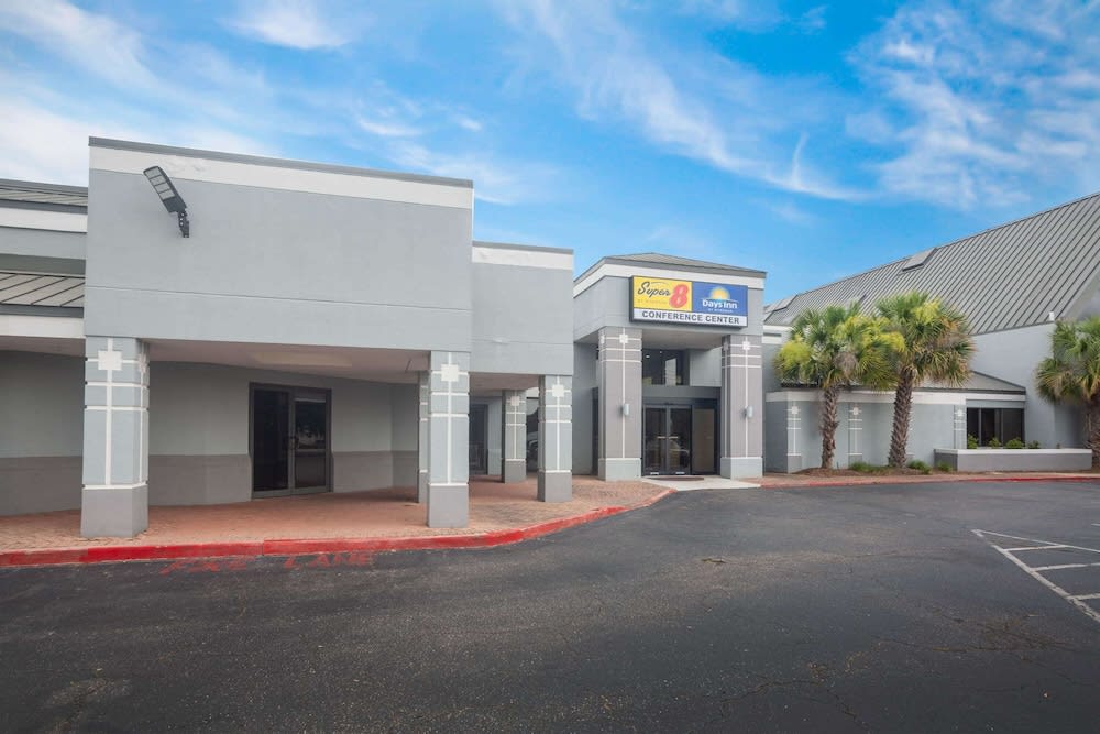 Best Western Plus Mobile Inn and Suites 1