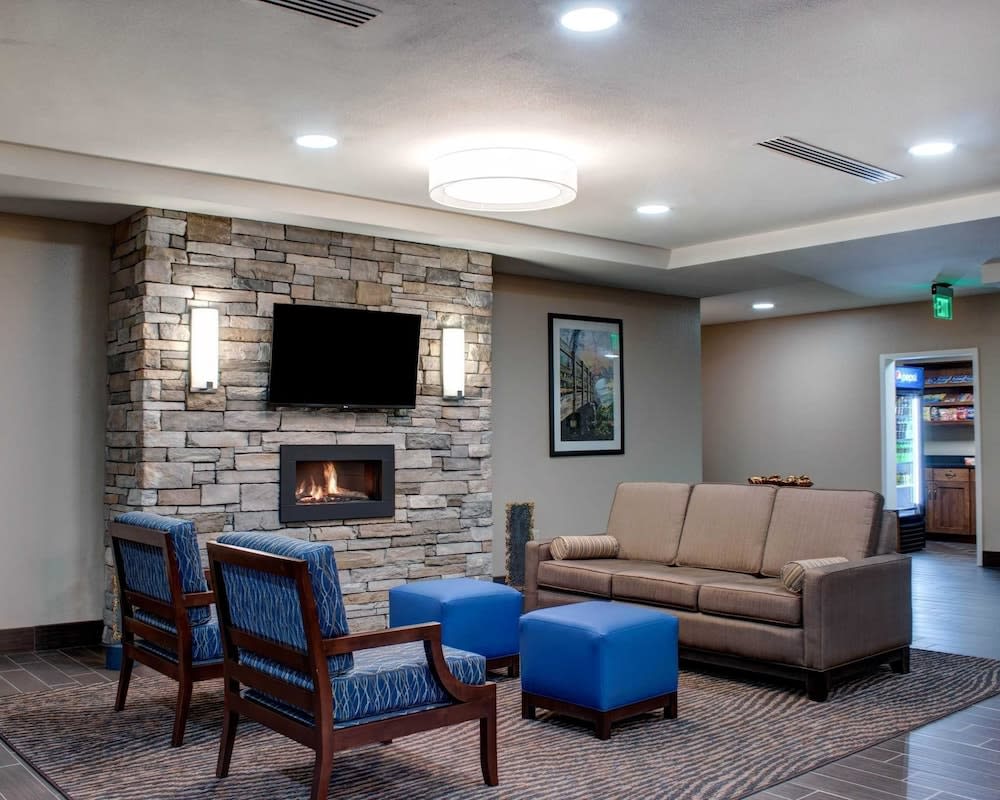 Comfort Inn & Suites Caldwell 2