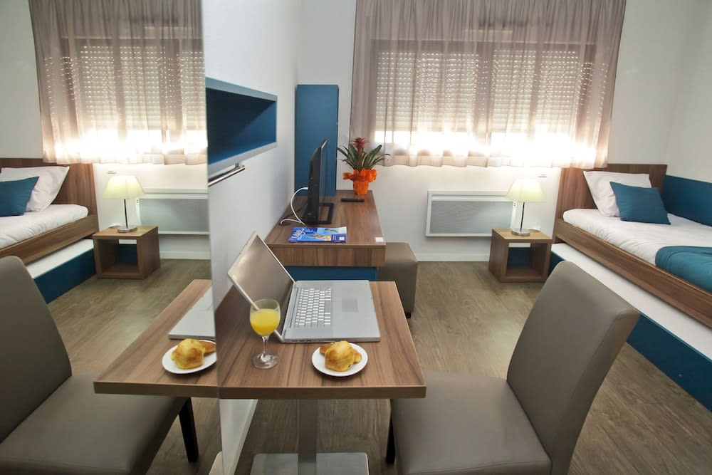 Appart'hôtel Odalys City - Tours Le Jardin des Lettres 1