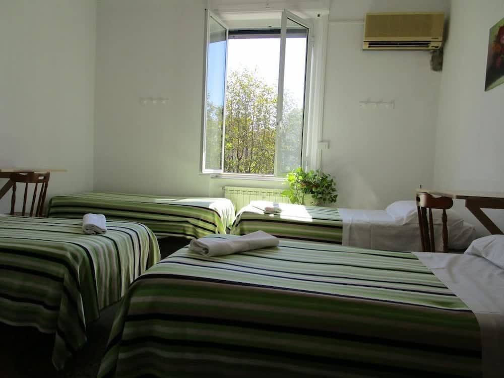 Hotel Massena 1