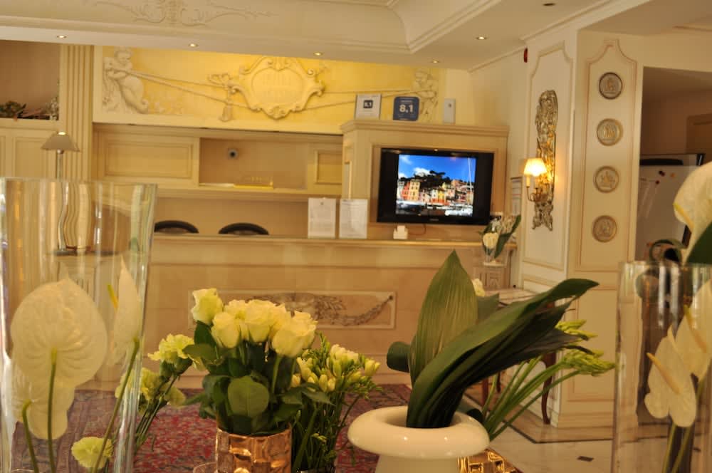 Hotel Jolanda 2