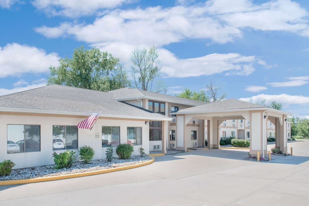 Super 8 by Wyndham Ottumwa 1