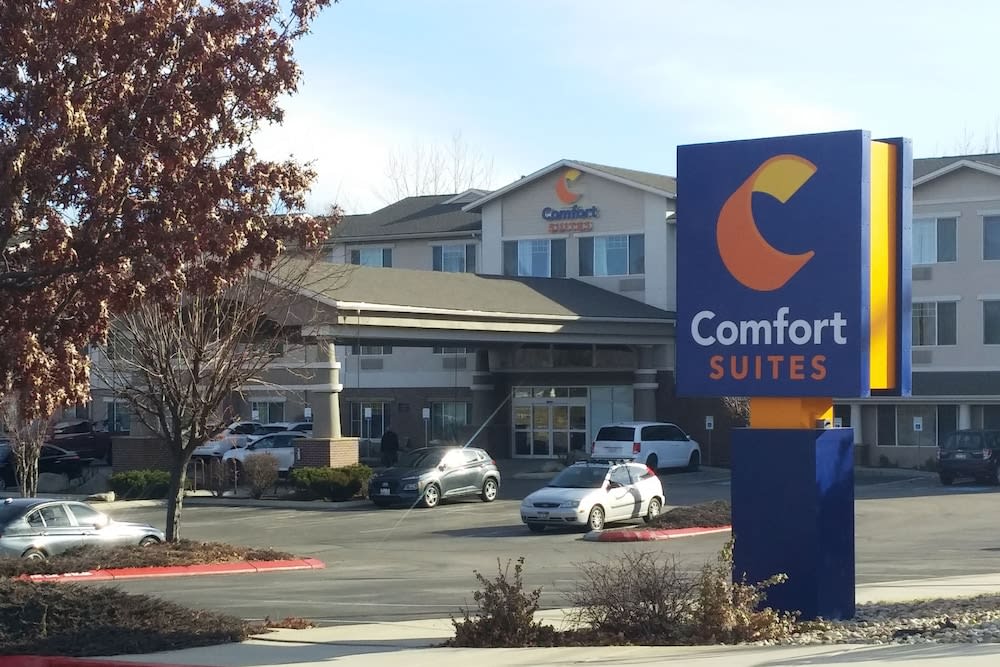 Comfort Suites Airport 1