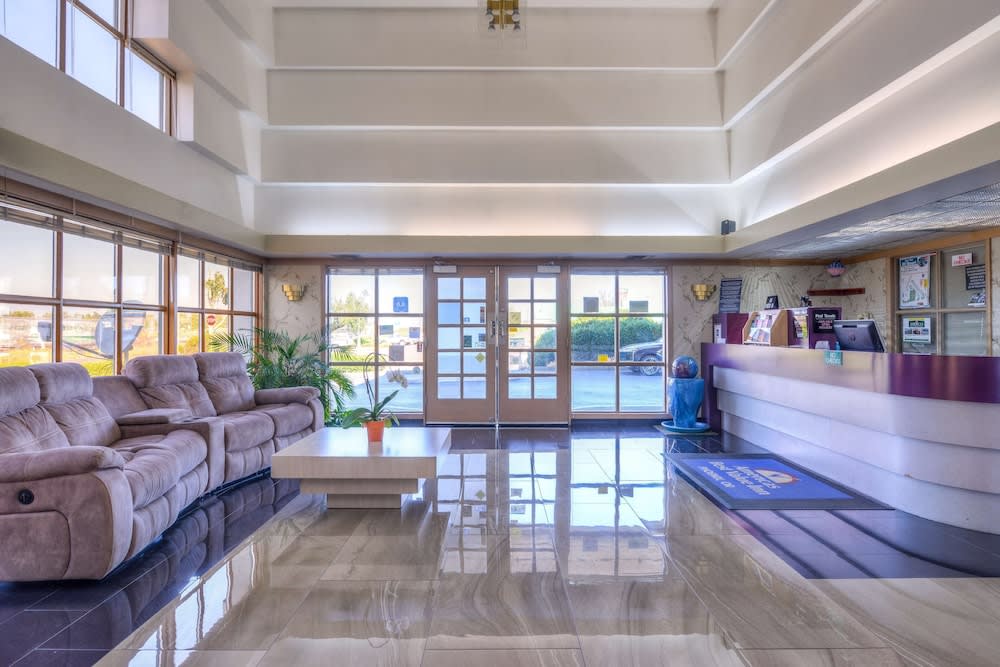 Americas Best Value Inn Phoenix Medford 1