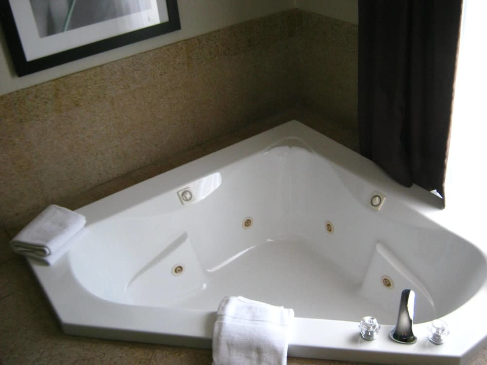Holiday Inn Express & Suites YOUNGSTOWN (N. LIMA/BOARDMAN) by IHG 2