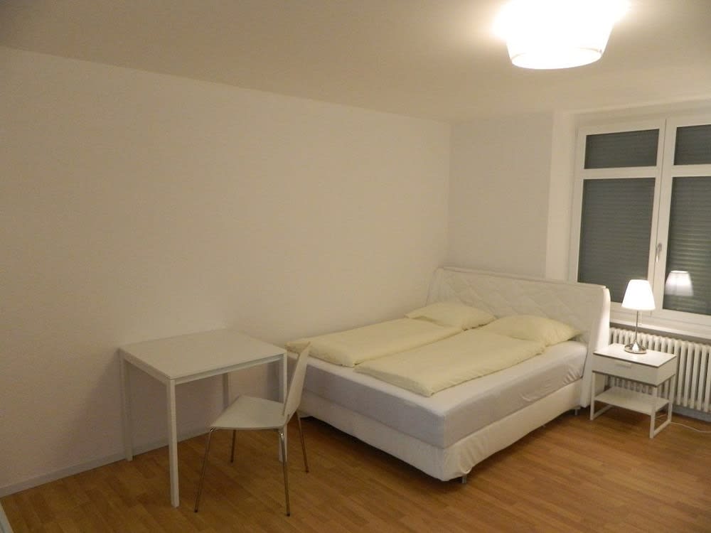 Rent a Home Delsbergerallee - Self Check-In 2