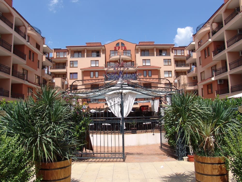 Efir Sunny beach holiday apartment 1