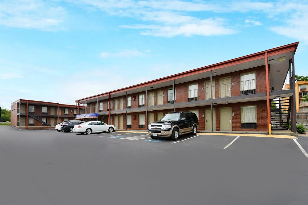Americas Best Value Inn Near Downtown Nashville 1