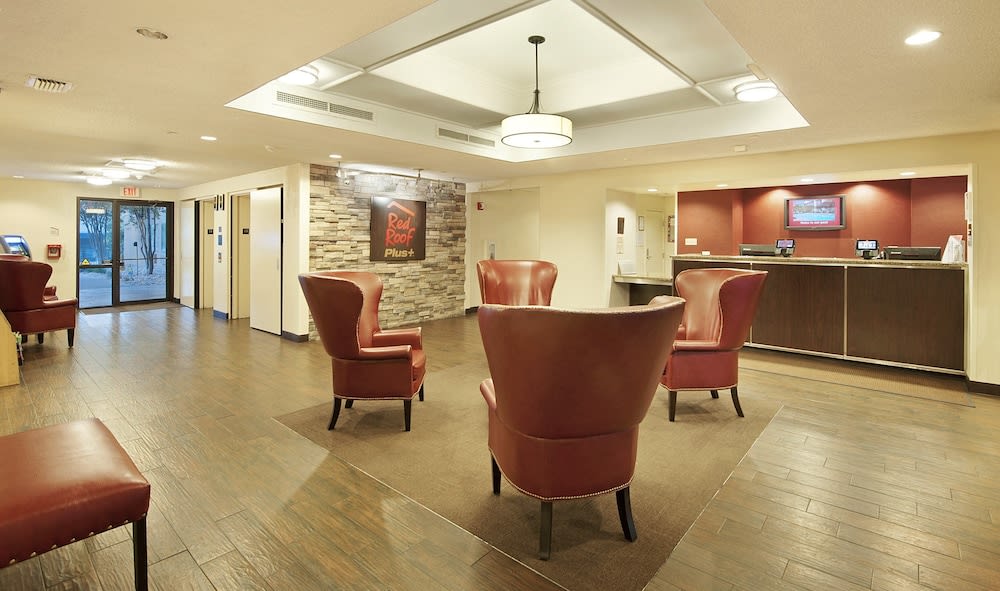 Red Roof Inn PLUS Austin South - Airport 2