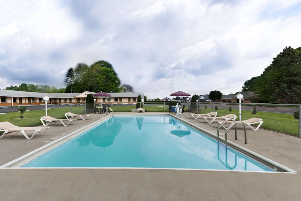 Knights Inn Palmyra 1
