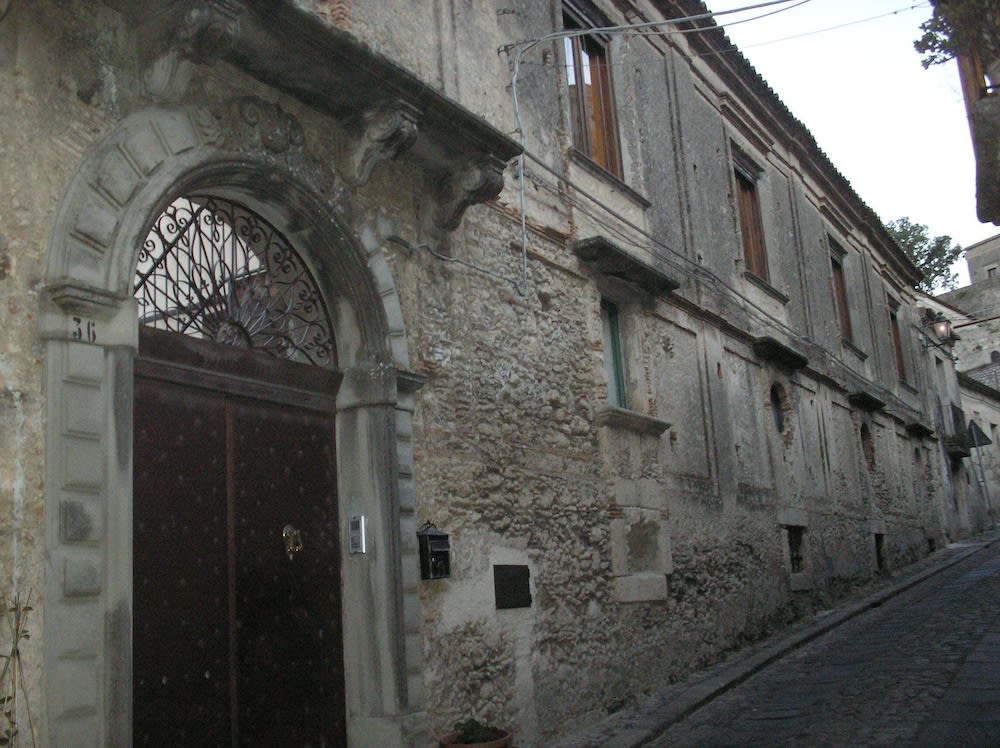 Casa Ferrari 1