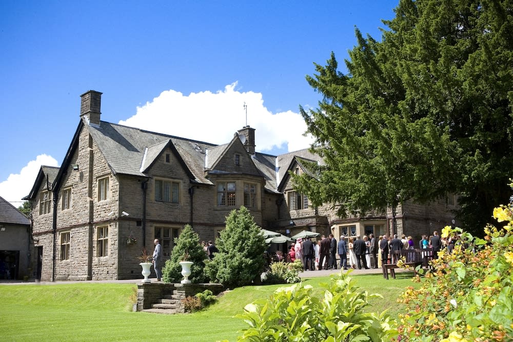 Maes Manor Country Hotel 1