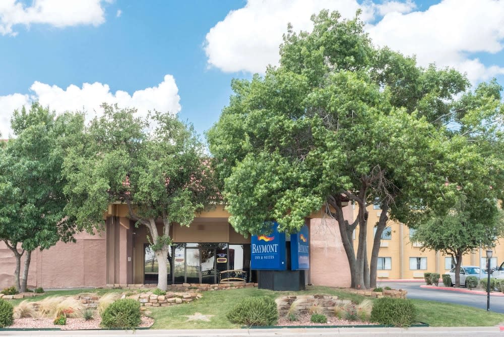 Baymont by Wyndham Midland Airport 1