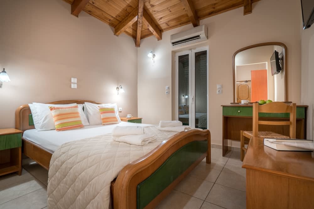 Denise Beach Hotel 4