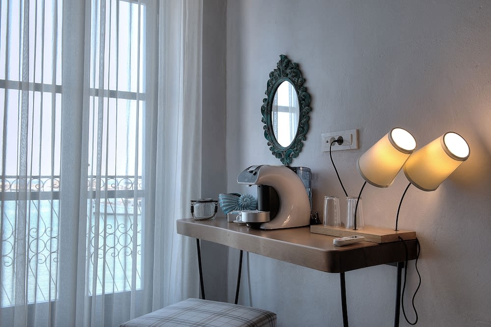 Elia Zampeliou Hotel 5