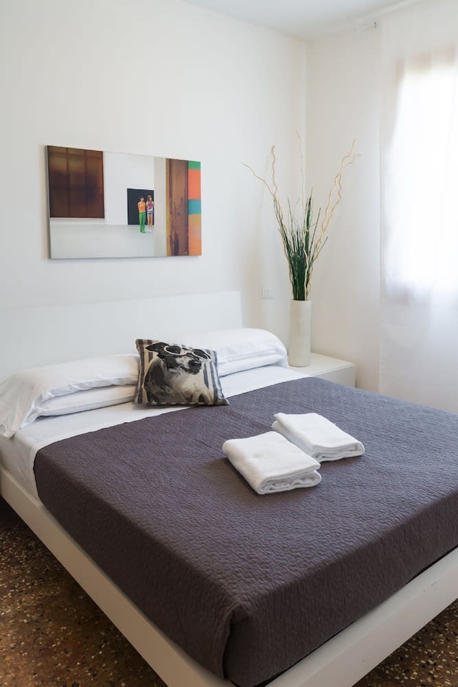 Dorsoduro Charme Apartments by Wonderful Italy 2