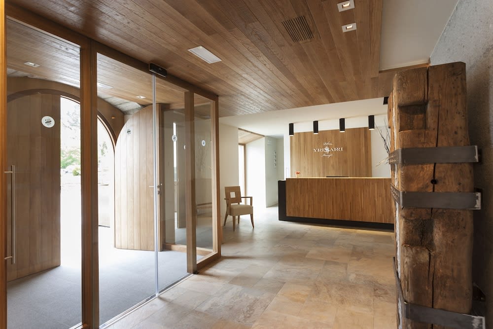 Palacio de Yrisarri by IrriSarri Land 2