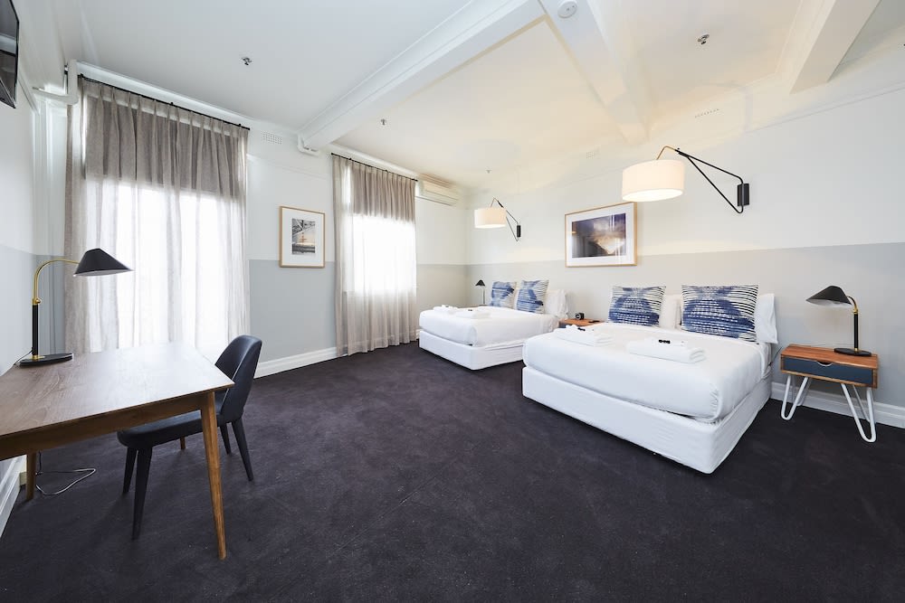Bridgeview Hotel Willoughby 1