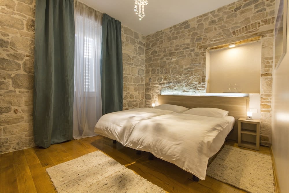 Tifani Luxury Rooms 1