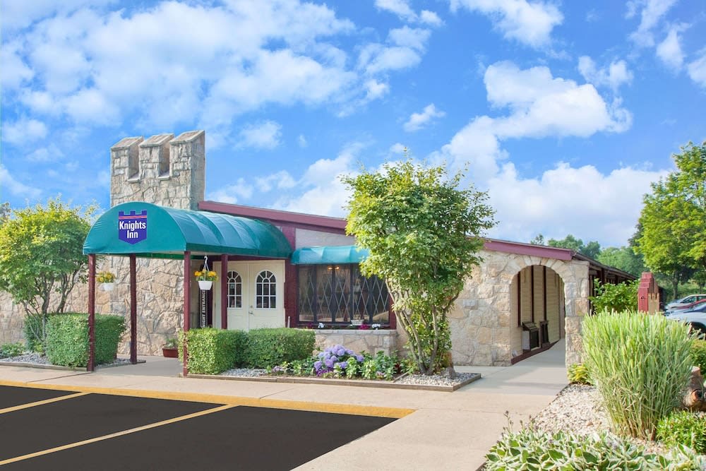 Knights Inn Battle Creek 1