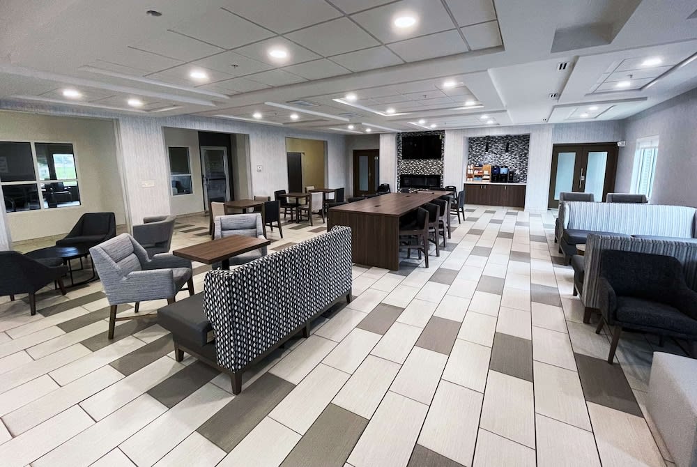La Quinta Inn & Suites by Wyndham Ankeny IA - Des Moines IA 2