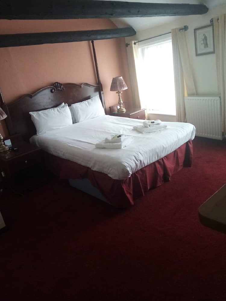 The Rose and Crown Hotel 2