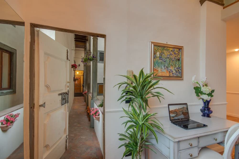 Residenza d'epoca Borgo Albizi 2