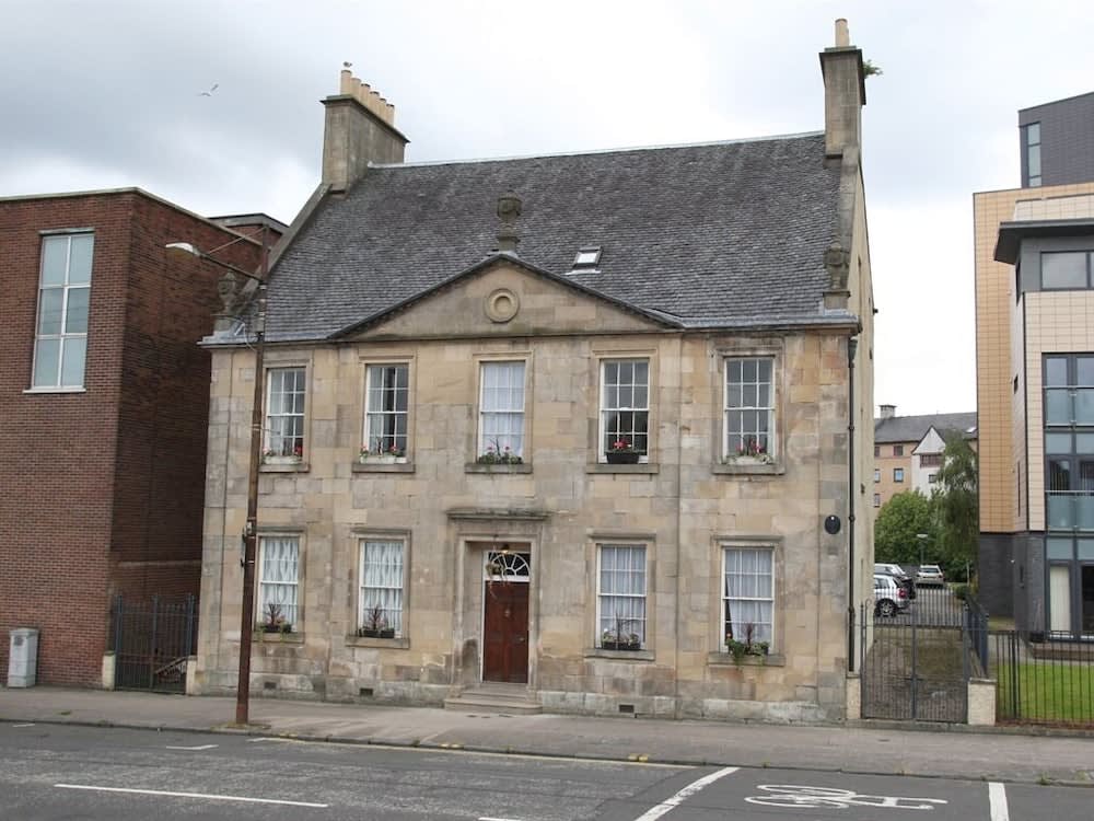 Number 52 Charlotte Street 1