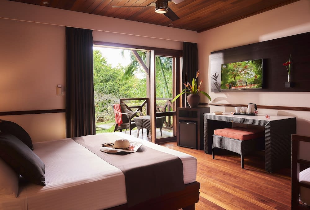 Iloha Seaview Hotel 5