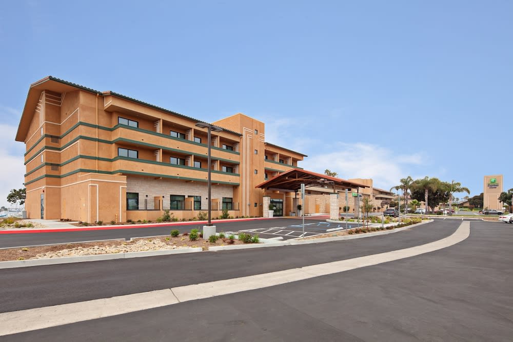 Holiday Inn Express Hotel & Suites Ventura by IHG 1