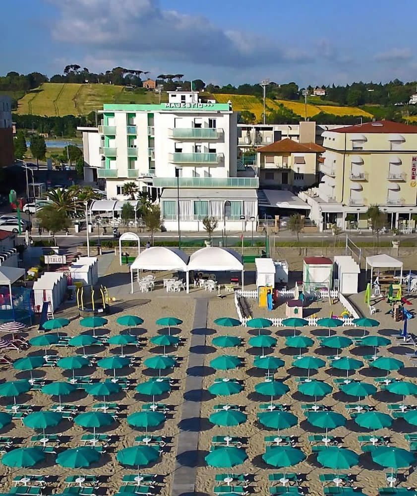Hotel Majestic 1
