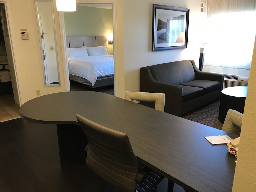 Candlewood Suites Fort Wayne by IHG 2