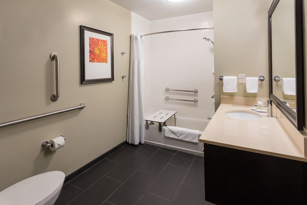 Staybridge Suites Omaha West by IHG 3