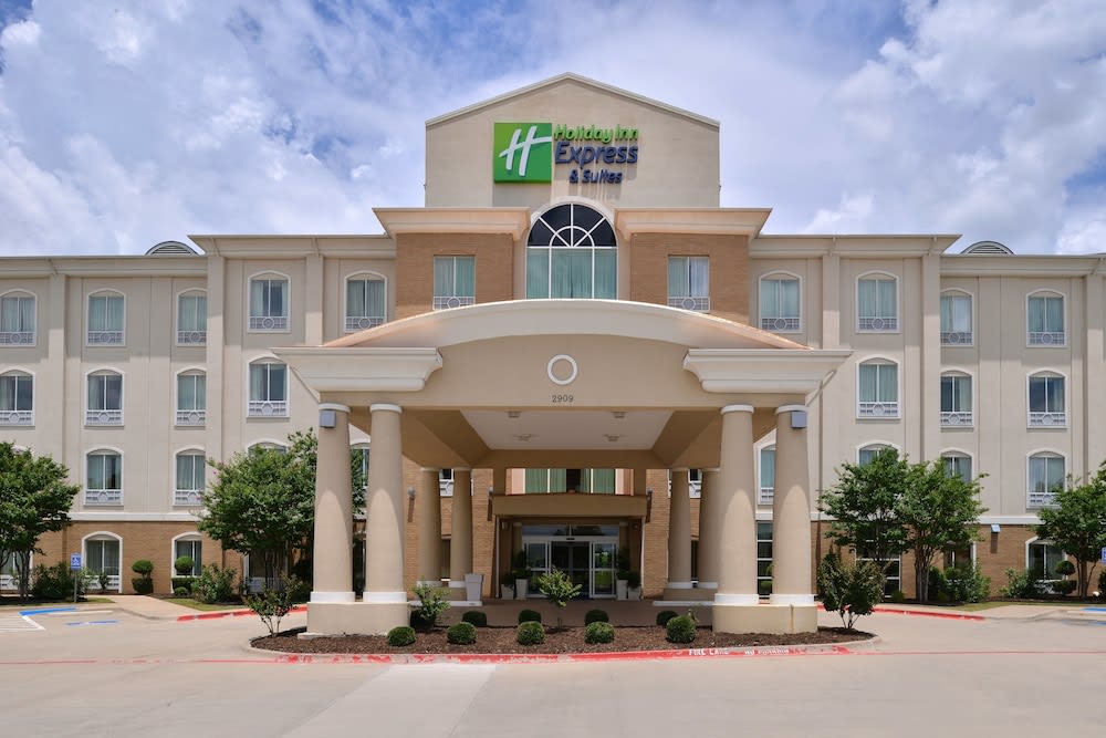 Holiday Inn Express & Suites SHERMAN HWY 75 by IHG 1