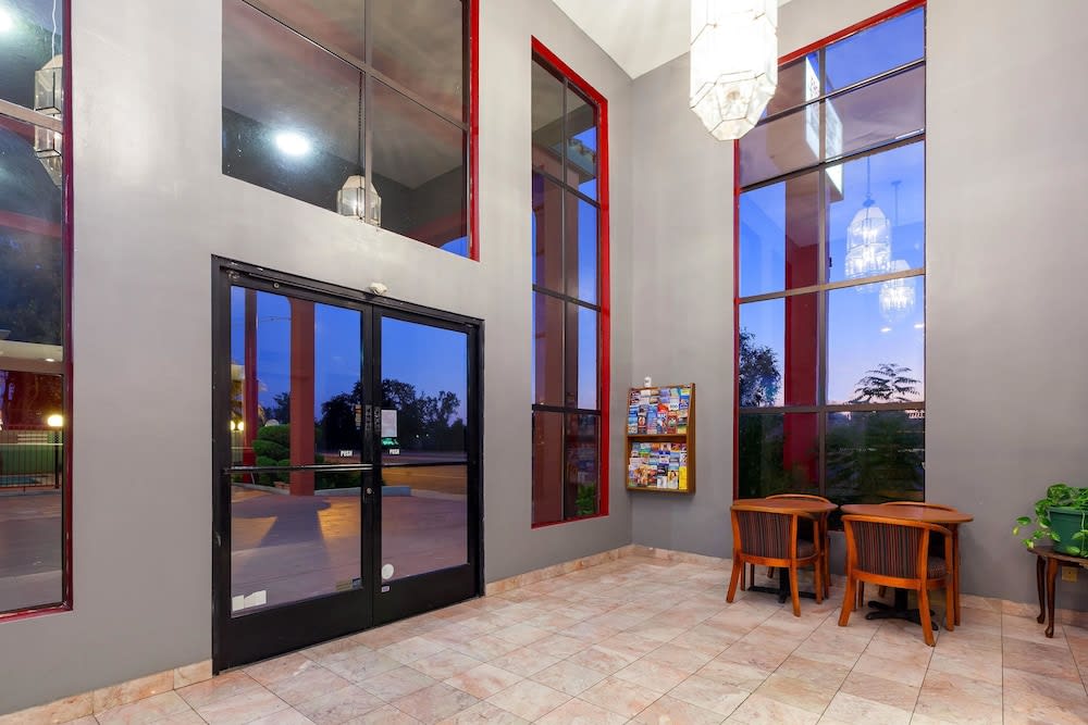 Americas Best Value Inn & Suites Bakersfield Central 2