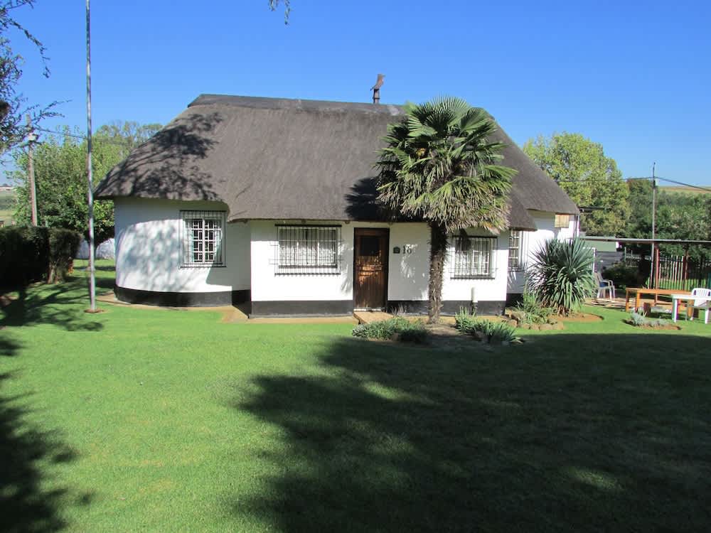 Absolute Leisure Cottages 1