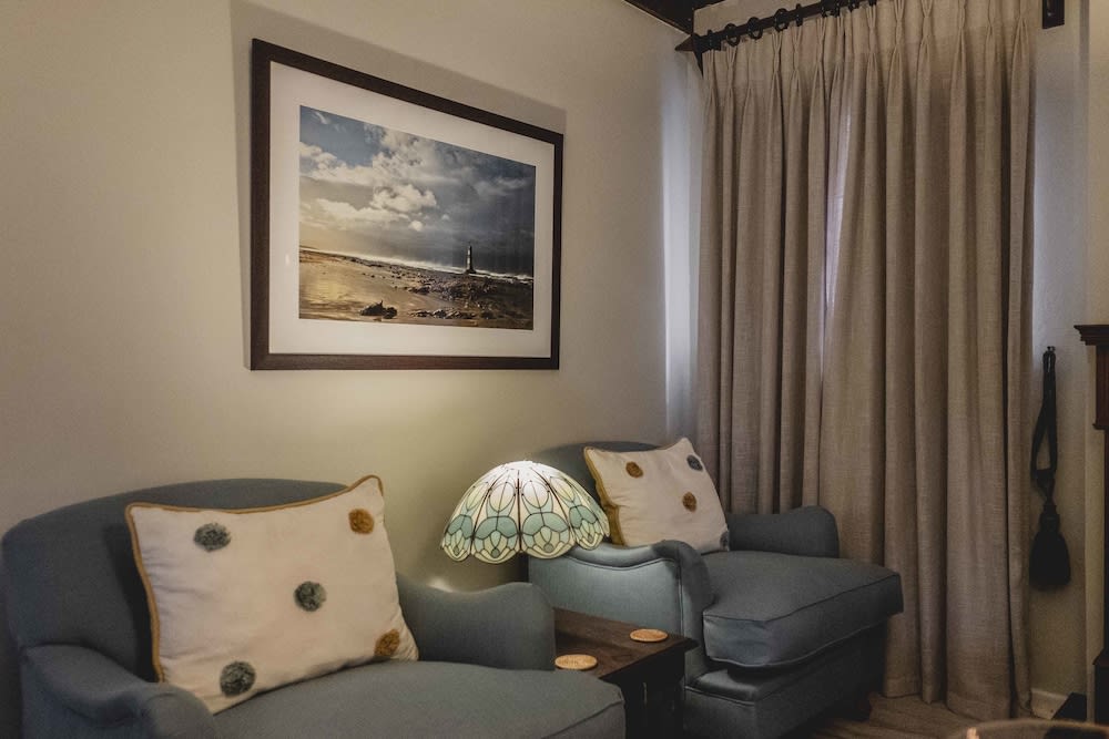 Admiralty Beach House 2