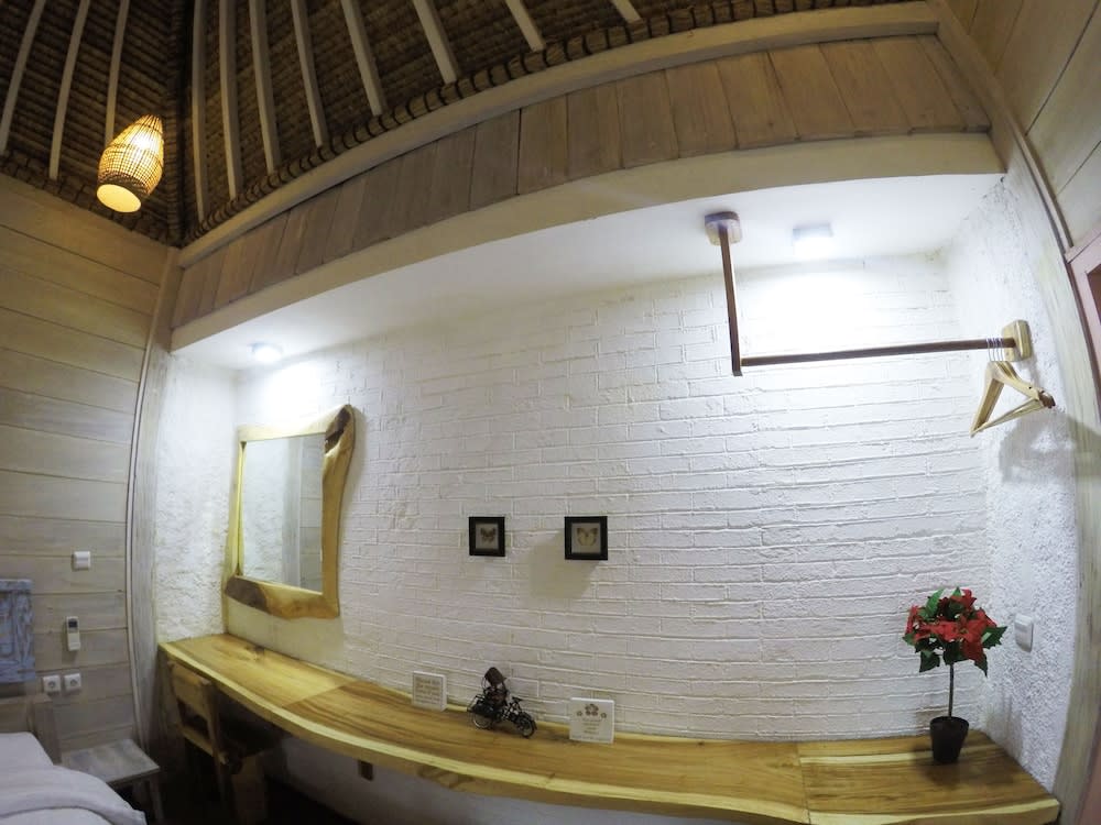 Gili Breeze Tropical Bungalows 4