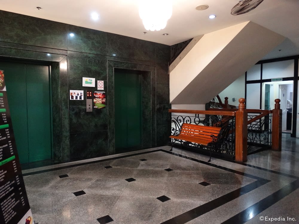 Urban Travellers Hotel 2