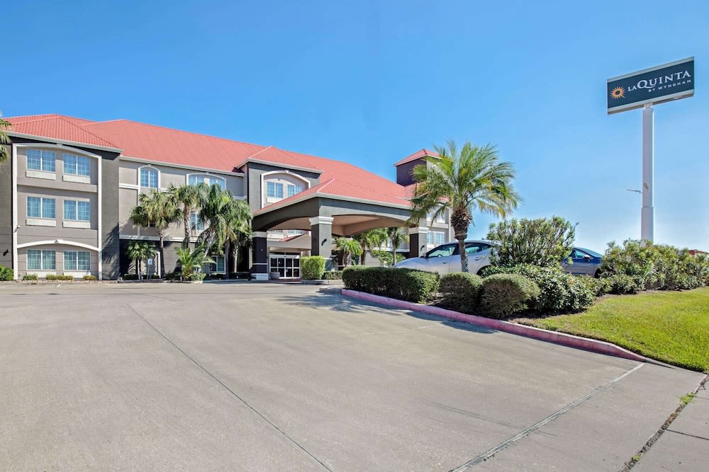 La Quinta by Wyndham Corpus Christi Airport 1