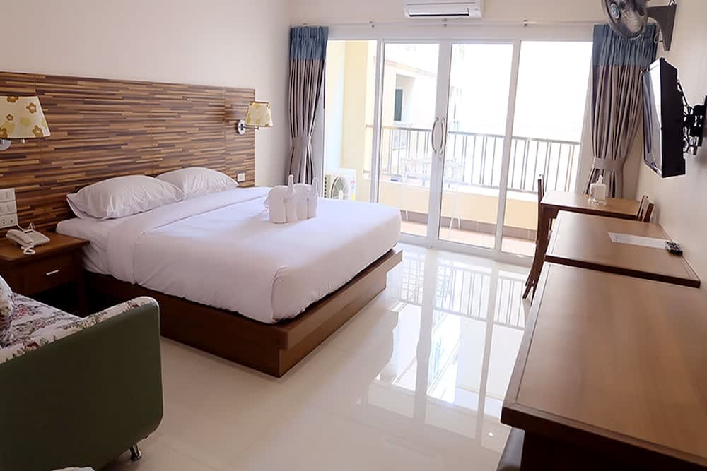 Dhotel Pattaya 3