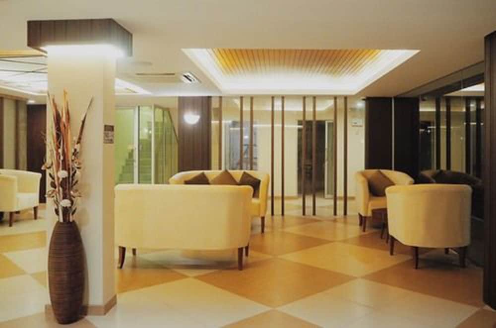 Suvarnabhumi Ville Airport Hotel 3