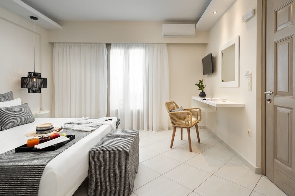 Ormos Holiday Studios 3