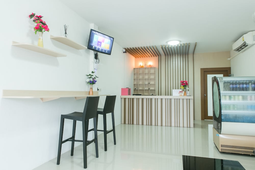 Cheaper Room 2