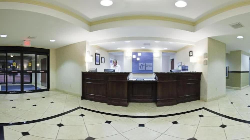 Holiday Inn Express & Suites MUSKOGEE by IHG 2