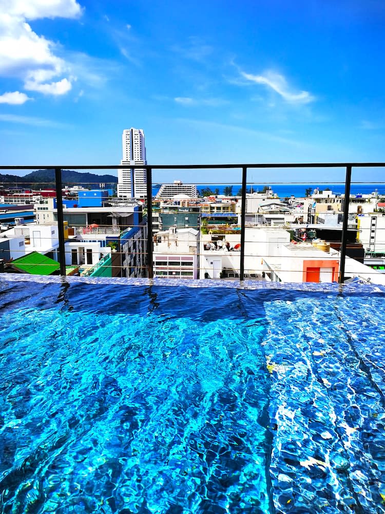 Phoenix Grand Patong 1