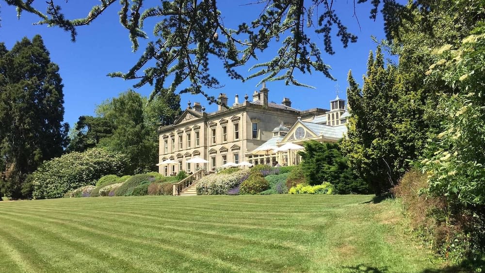Kilworth House Hotel and Theatre 1