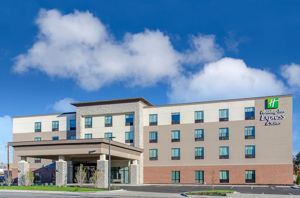 Holiday Inn Express & Suites ATCHISON by IHG 1
